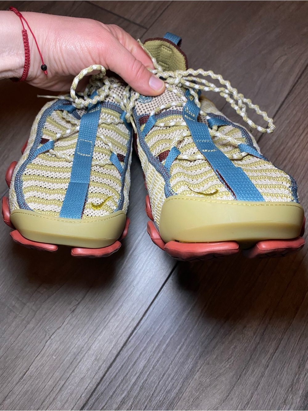 EUC LIKE NEW NIKE IPSA Link Barley Desert Colorway Sporty Athletic Unique - Picture 7 of 14